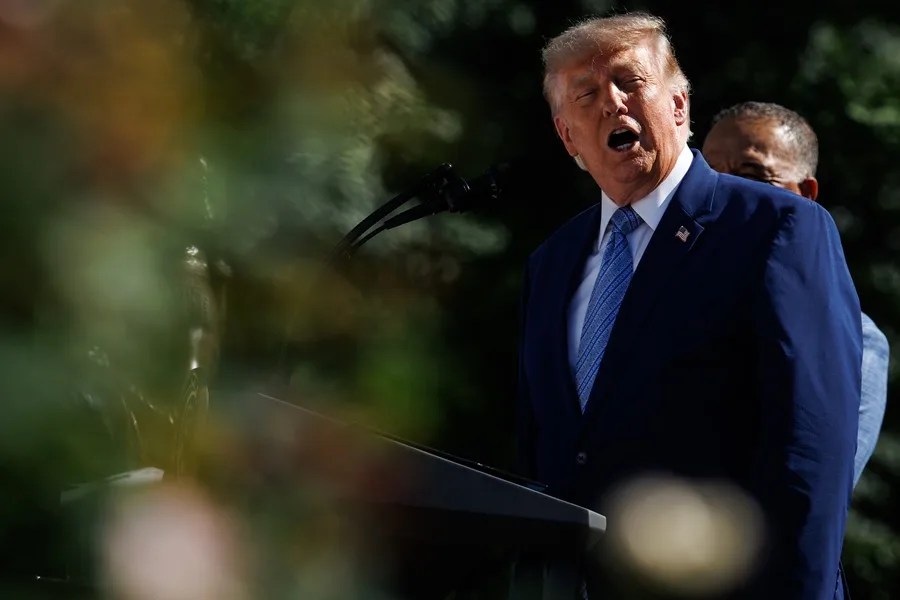 Trump advierte a China y Rusia que si suministran armas a Irán sería "muy malo" para ellos