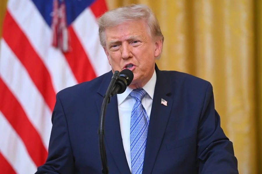 Trump ordena detener los bombardeos contra Irán para negociar un acuerdo