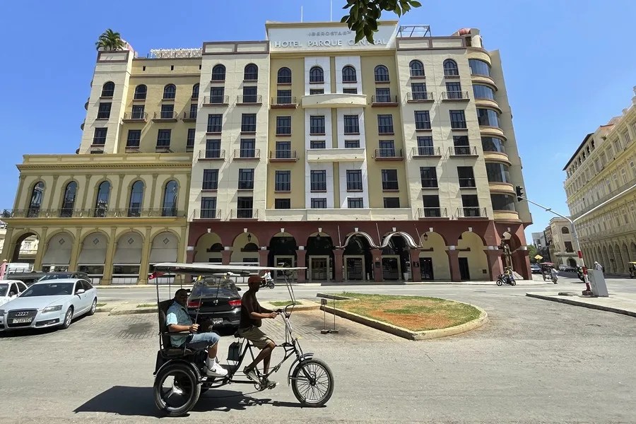 Cuba reconoce la salida de siete cadenas hoteleras que gestionaban el 46 % de las habitaciones