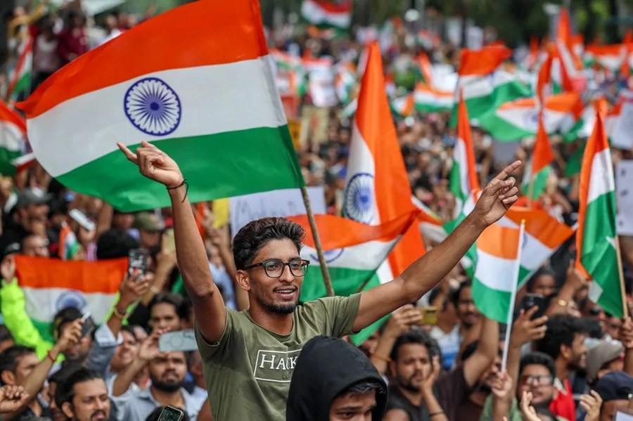 La India propone hasta 10 años de cárcel por filtraciones de exámenes