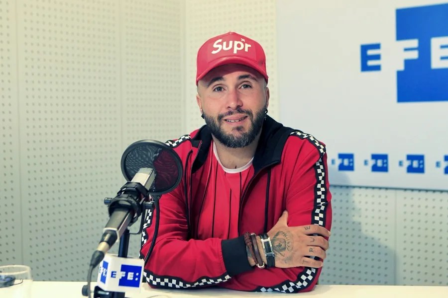 Fotografía de archivo en el que aparece el artista Kiko Rivera durante una entrevista con EFE