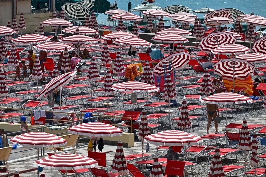 El uso privado restringe el acceso de los ciudadanos a playas públicas en Europa