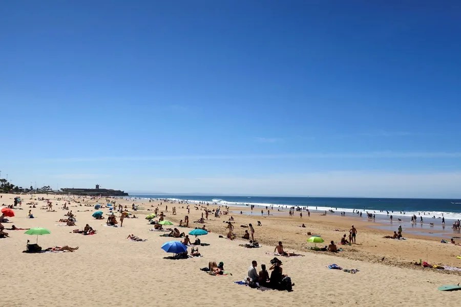 El uso privado restringe el acceso de los ciudadanos a playas públicas en Europa