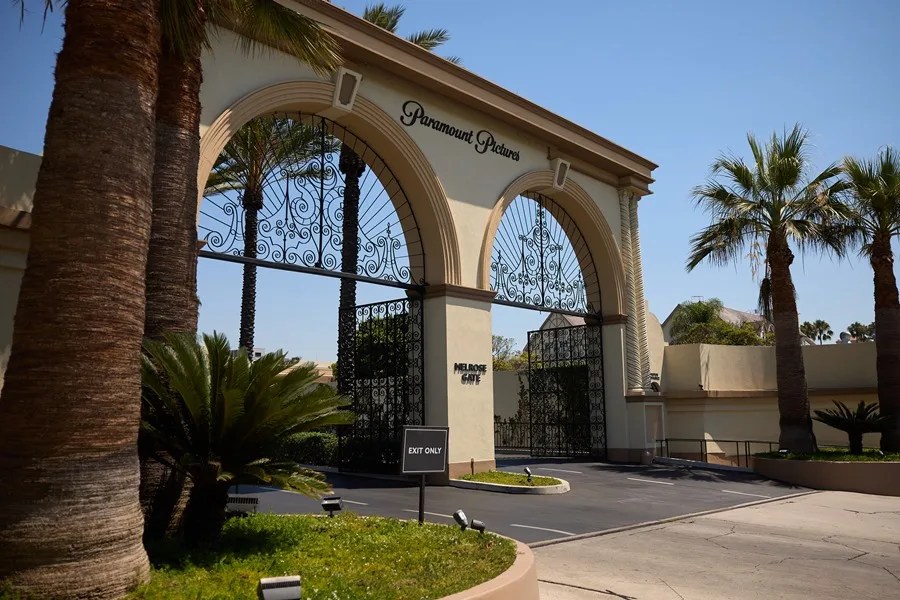 Paramount acepta retrasar la fusión con Warner hasta junio del 2027