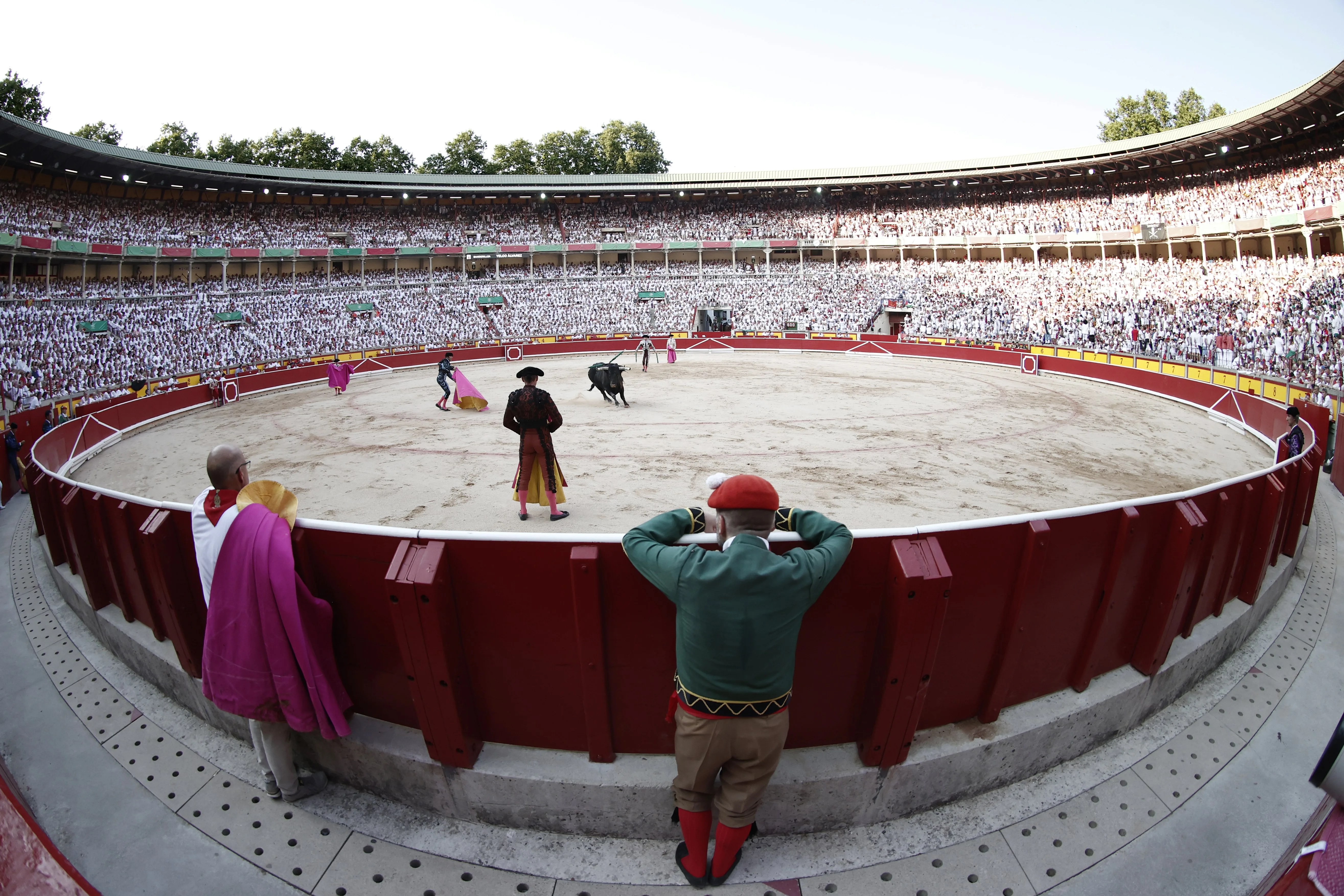 Imagen del coso pamplonés lleno durante uno de los espectáculos de los Sanfermines