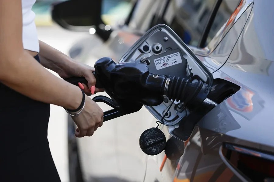 El petróleo de Texas termina la semana con una subida del 8 % por la guerra en Oriente Medio