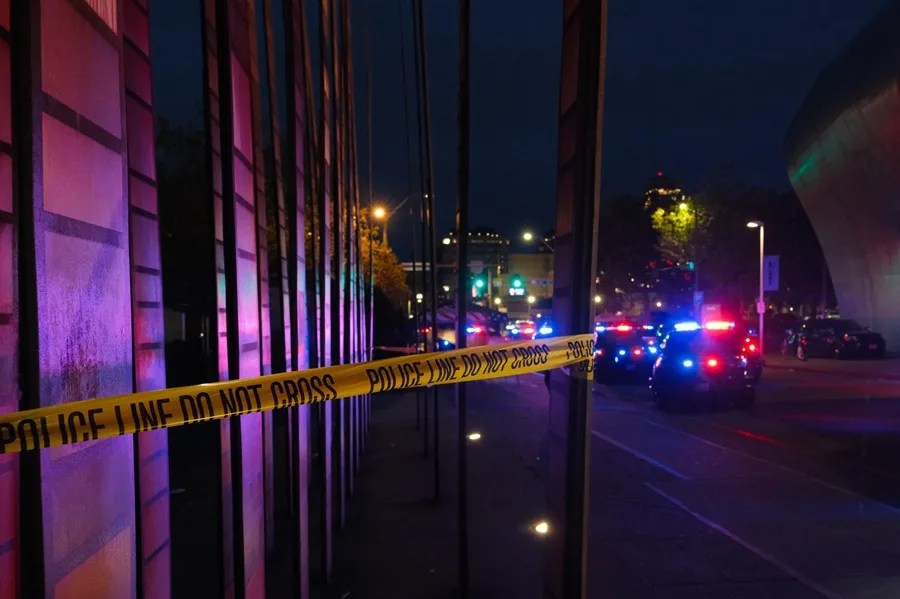Las autoridades arrestan a un menor de 15 años como el sospechoso del tiroteo en Seattle