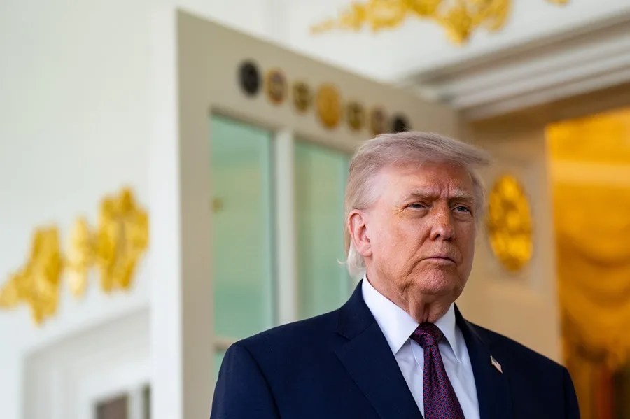 Trump ordena bombardear a Irán a "niveles nunca vistos" si es asesinado