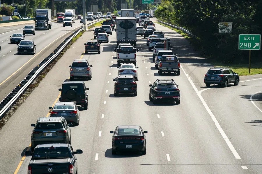 Se prevé que un récord de 72,2 millones de estadounidenses viajen por los festivos del 4 de julio