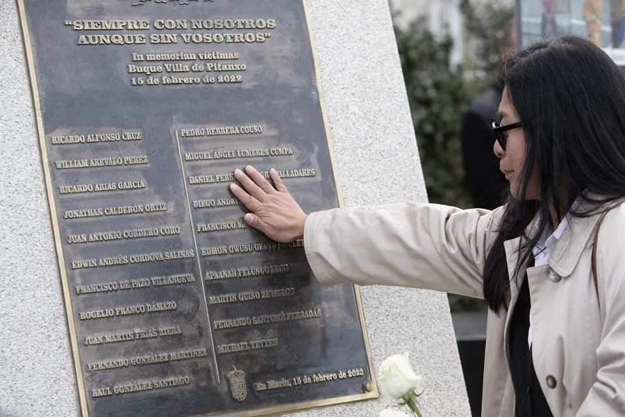 Homenaje a los 21 marineros fallecidos hace dos años en el naufragio del 'Villa de Pitanxo'.