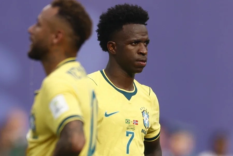 Vinícius se dice frustrado y pide perdón por la actuación de Brasil en el Mundial