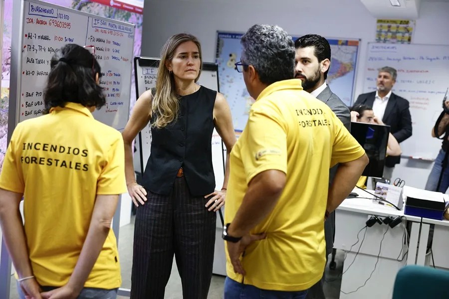La vicepresidenta tercera del Gobierno y ministra para la Transición Ecológica y el Reto Demográfico, Sara Aagesen, durante su visita al Centro de Coordinación, en Madrid.