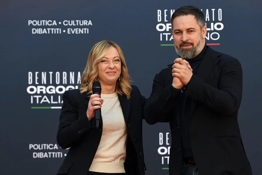 Giorgia Meloni y Santiago Abascal.
