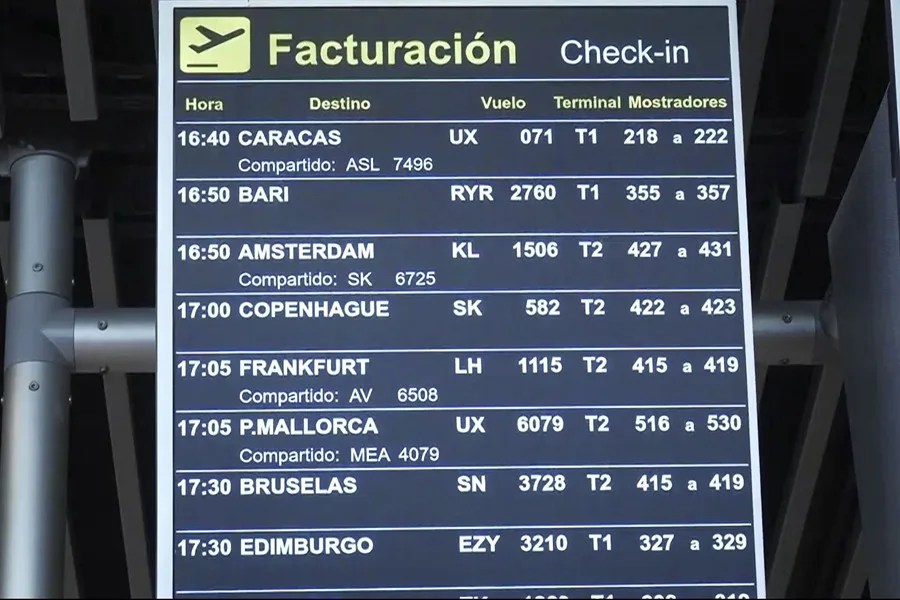 Una panel en el aeropuerto de Barajas.