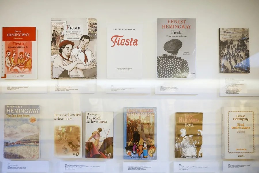 La exposición 'Fiesta 100 años', que acoge el Civivox Condestable de Pamplona