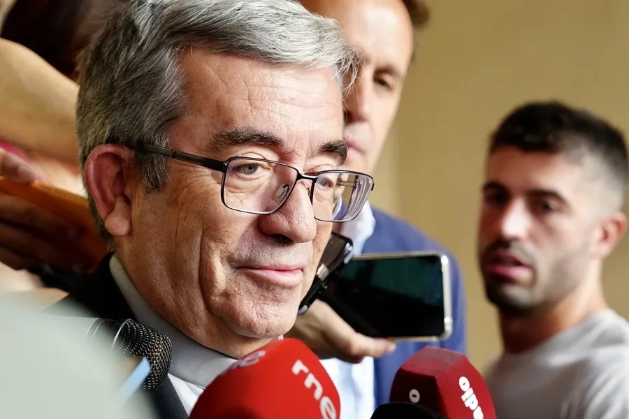 Valladolid, Luis Argüello (i), y el presidente de la Diputación de Valladolid, Conrado Íscar (detrás)
