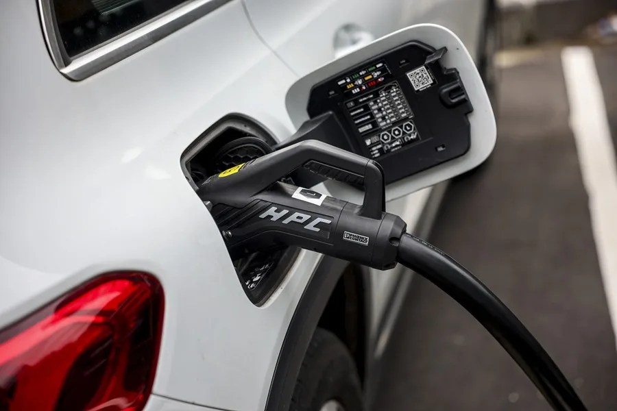 Puestos de recarga de coches eléctricos