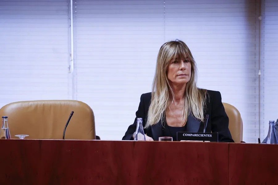 FISCALIA PASAPORTE BEGOÑA GOMEZ