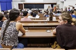 Universitarios en el aula.