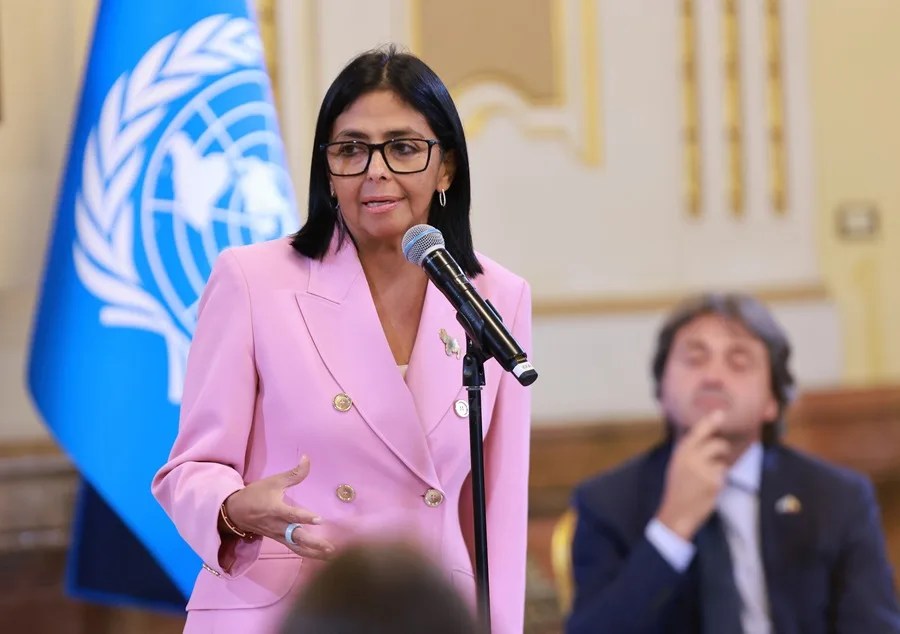 Delcy Rodríguez aborda con el FMI el uso de reservas para la recuperación tras los sismos