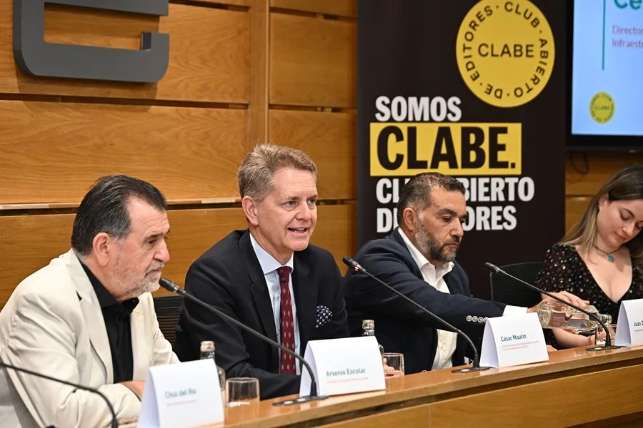 La Agencia EFE y Soria Noticias presentan en la sede de la CEOE, los proyectos de inteligencia artificial distinguidos en la primera edición del Reto de Innovación.