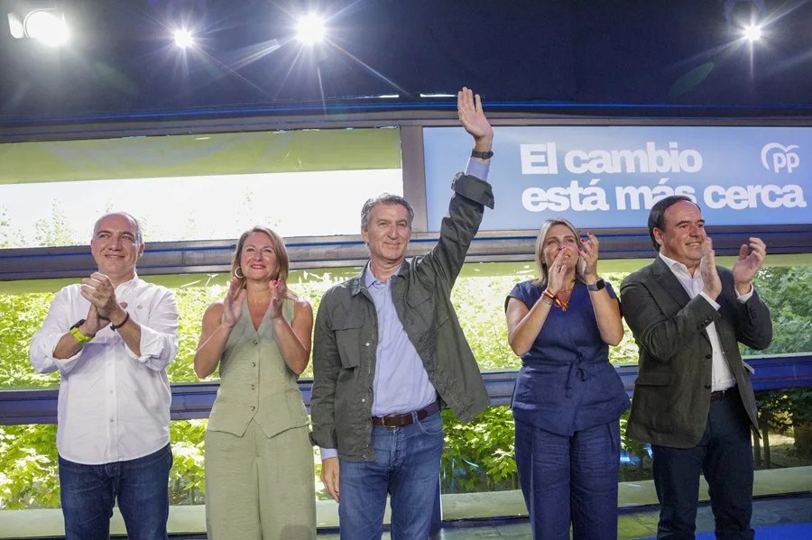 El presidente del PP, Alberto Núñez Feijóo, durante el acto de clausura del II Foro de Diputaciones, Cabildos y Consells de los populares.