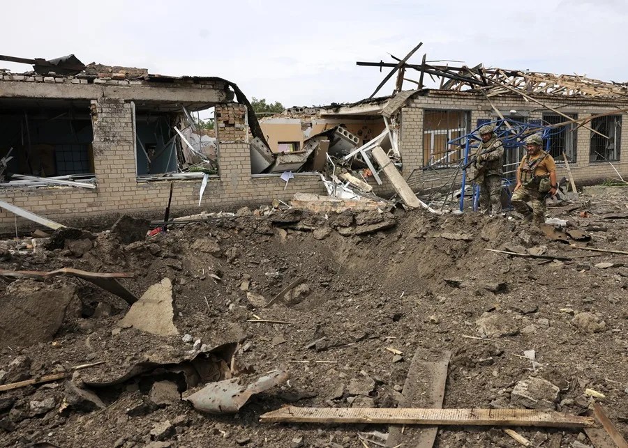 Rusia lanza masivo ataque con 136 drones y misiles contra Ucrania: hay víctimas en Kiev y Járkov