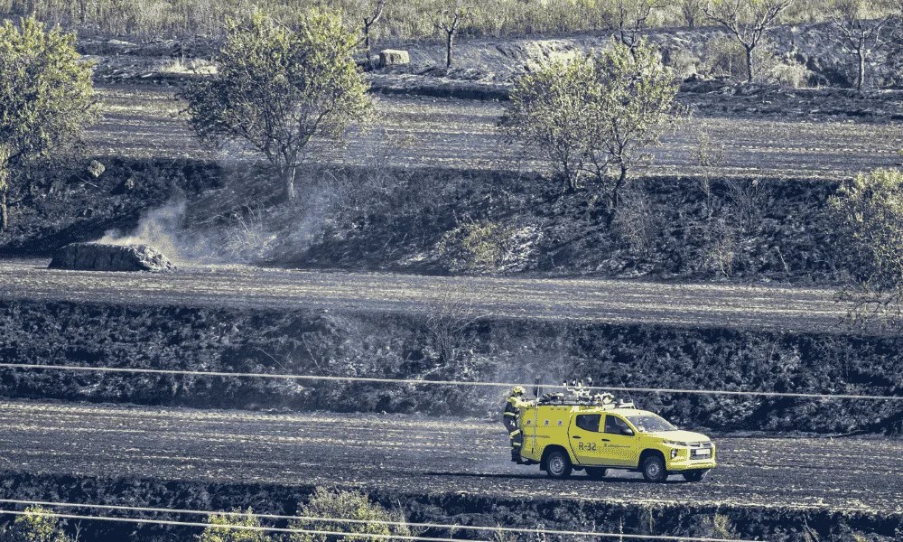 Imagen del incendio agrario-urbano en la zona de Pradoviejo, en los términos de Logroño y Lardero