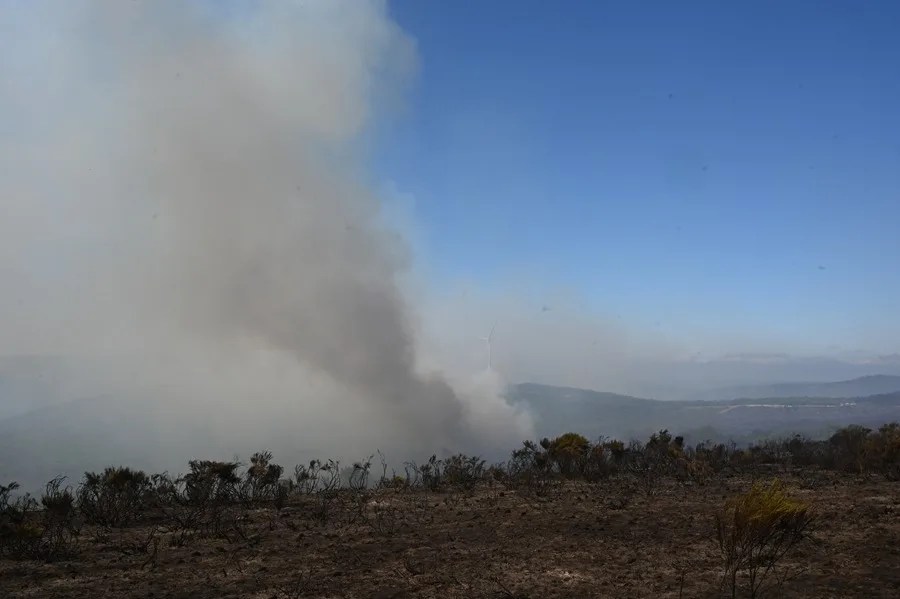 Humo debido al incendio de Murias de Ponjos (León).