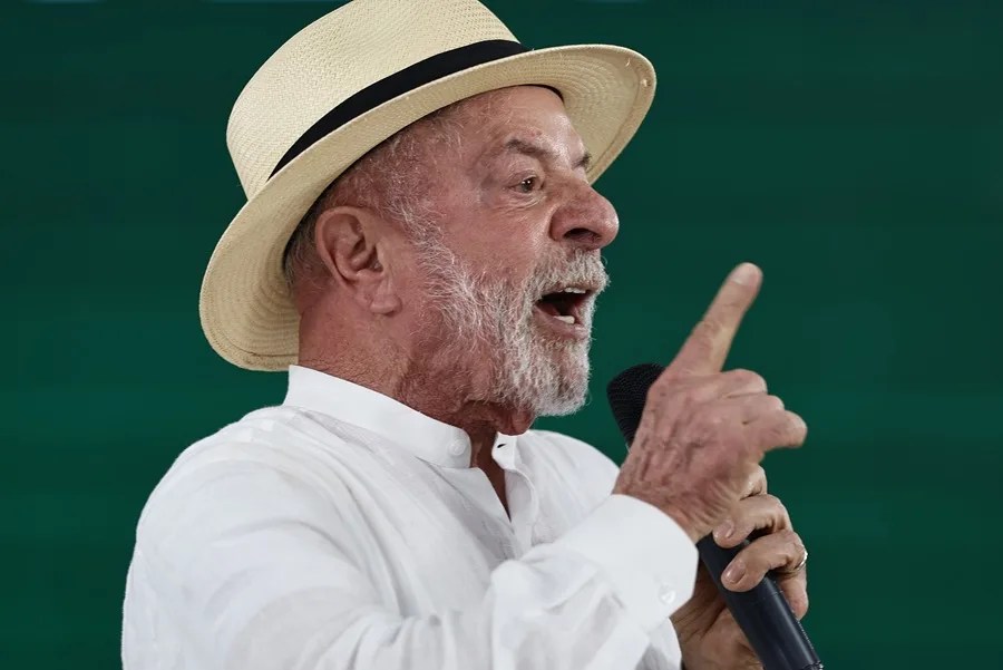 Lula cree que Estados Unidos "intentará interferir en las elecciones" a favor de Flávio Bolsonaro