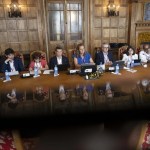 Manuel Aguilera Verduzco (4d), en Santander.