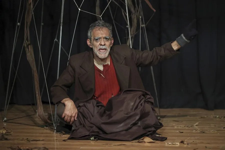 El mestizaje y la pobreza en Ecuador al desnudo en la obra teatral 'Genealogía del silencio'