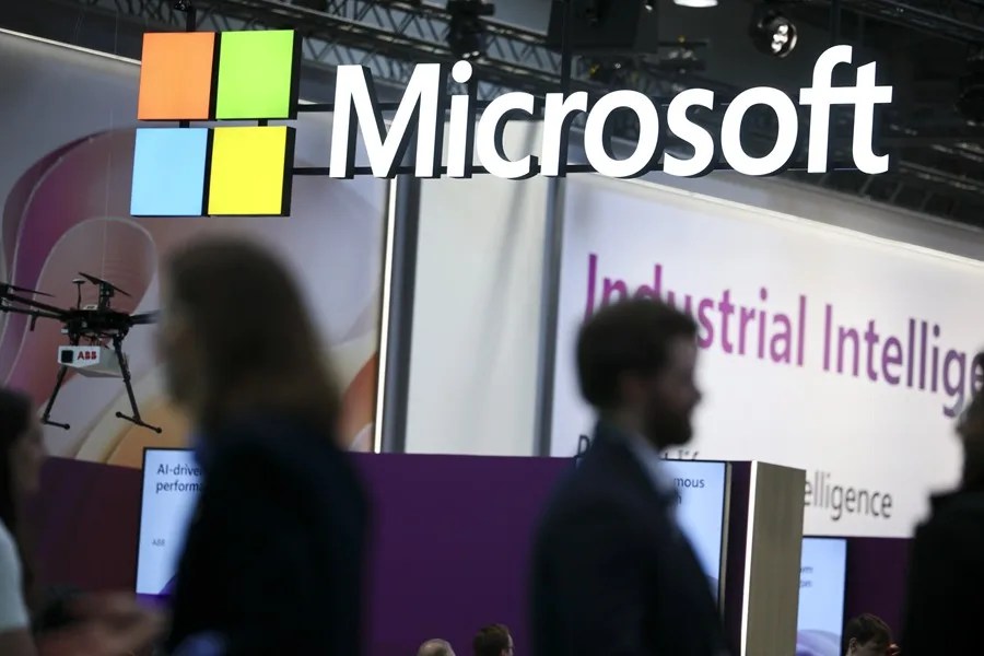 Microsoft crea un negocio de adopción de inteligencia artificial con 2.500 millones de dólares y 6.000 empleados