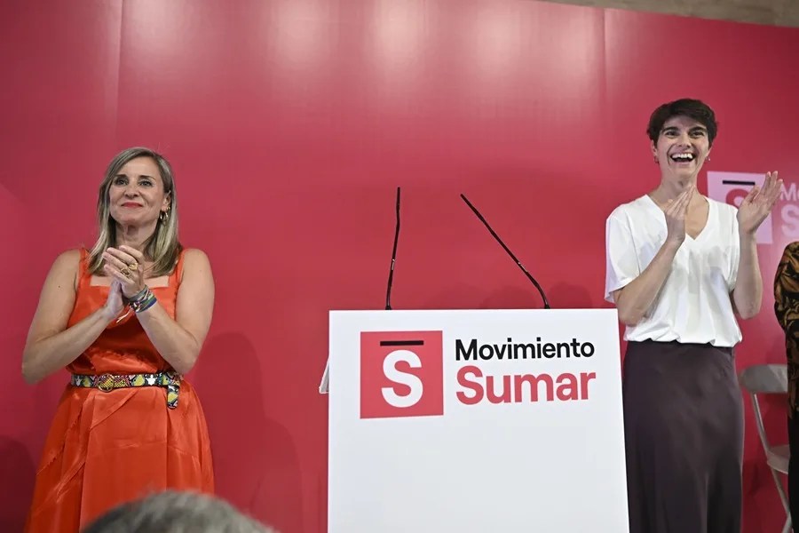 Verónica Martínez Barbero (i) y Rosa Martínez, nuevas líderes de Sumar.