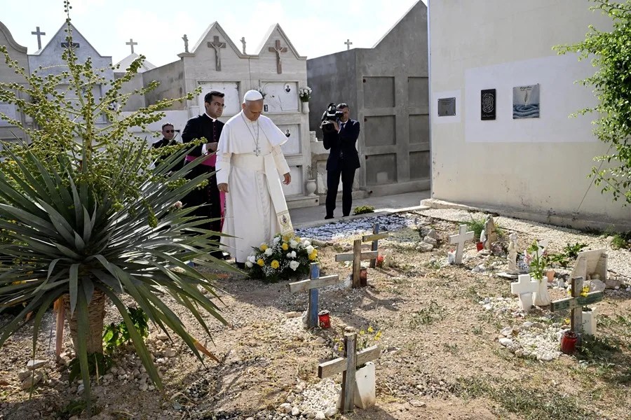 papa lampedusa migrantes