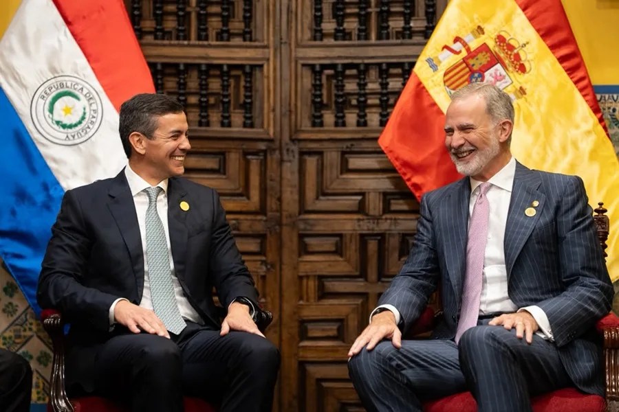 El rey Felipe y el presidente paraguayo hablan sobre los desafíos globales y la Cumbre Iberoamericana