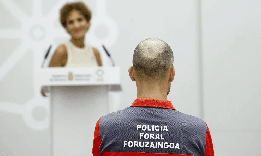 Imagen de la rueda de prensa con la policía foral.