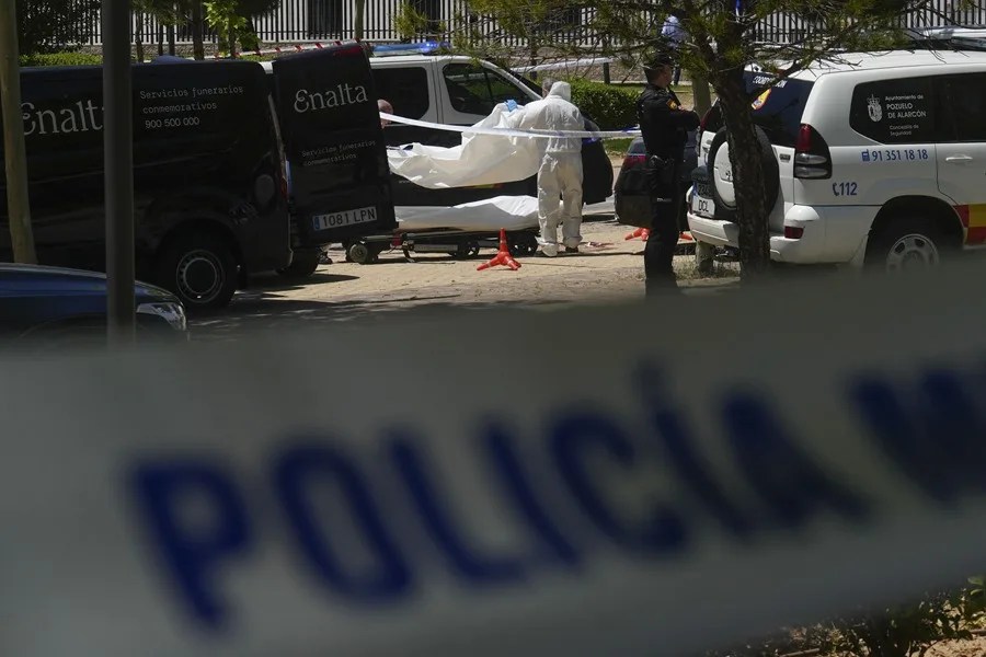 La policía Nacional trabaja en el lugar donde fue asesinado Andréi Portnov.