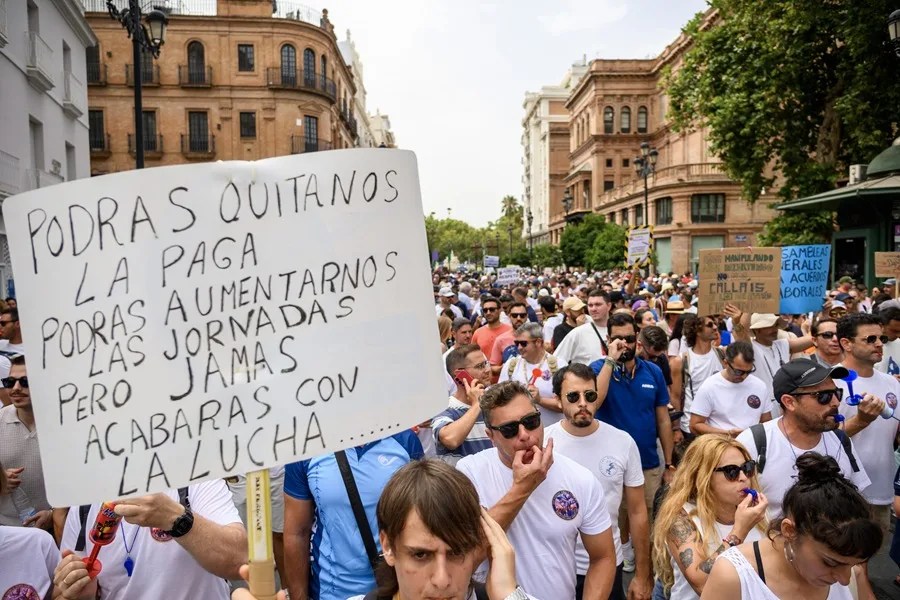 Trabajadores de Airbus de Sevilla y Cádiz, en huelga desde el pasado 1 de julio junto al resto de centros de trabajo del país