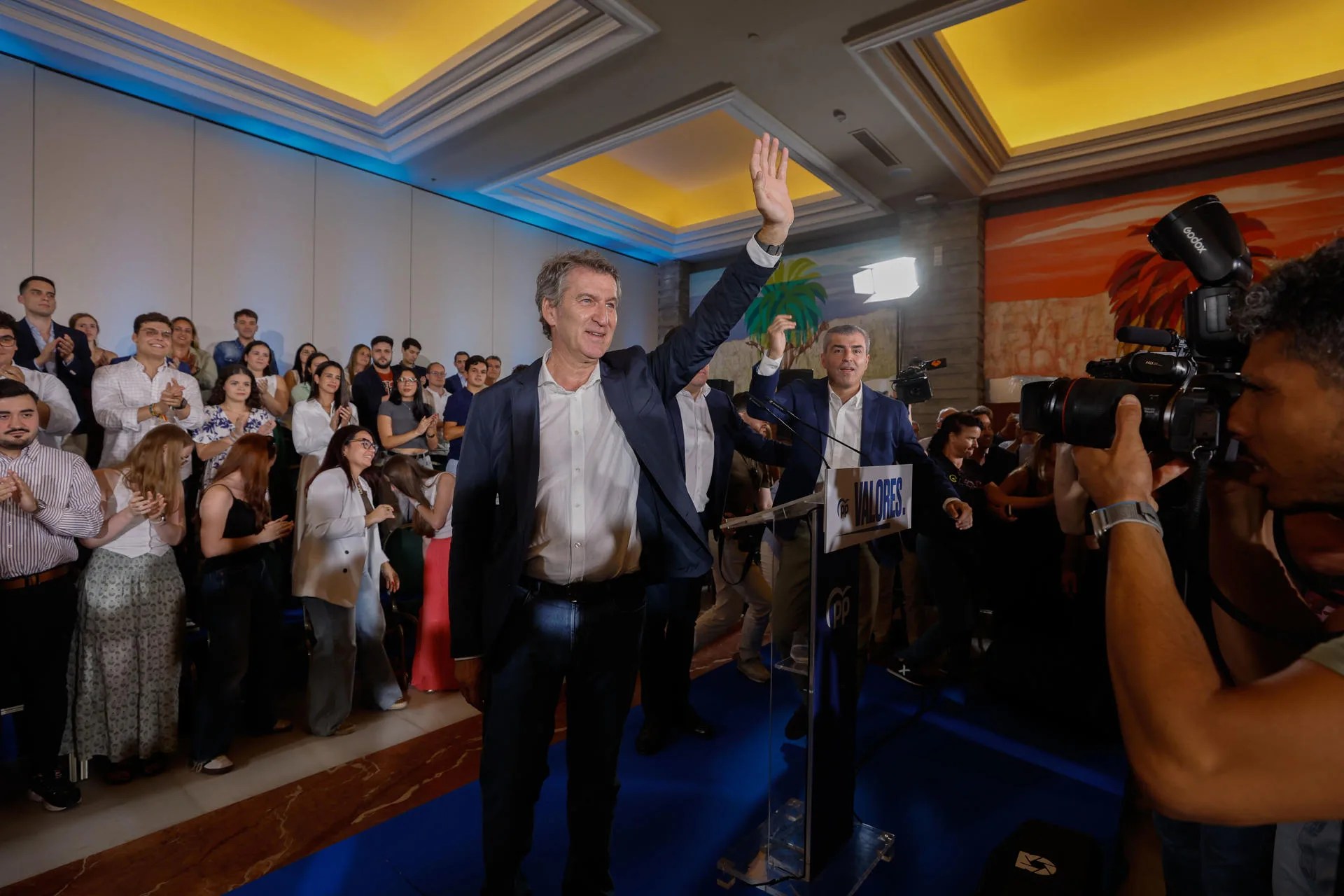 Imagen de archivo del presidente del PP, Alberto Núñez Feijóo, durante un acto político en Las Palmas de Gran Canaria en junio del pasado año. EFE/ Elvira Urquijo A