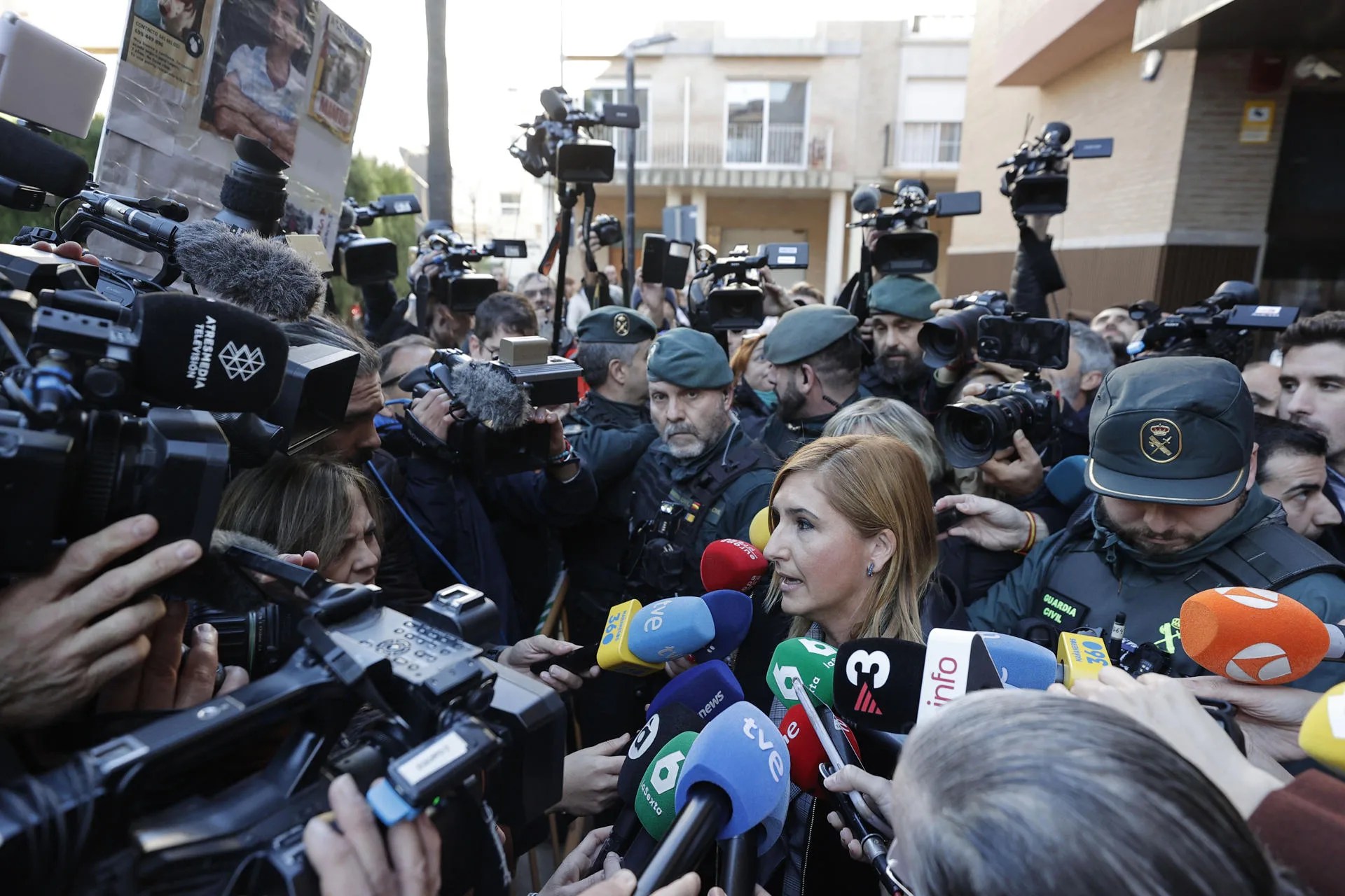La exconsellera de Justicia e Interior de la Generalitat valenciana Salomé Pradas, a su salida de los juzgados de Catarroja, donde se investiga la dana. EFE/Manuel Bruque/Archivo