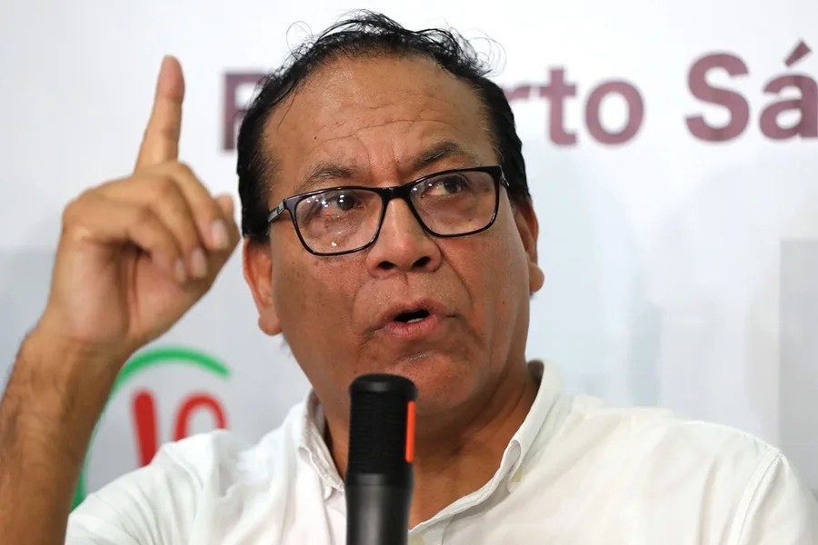 El izquierdista Roberto Sánchez tacha de "ilegítimo" el triunfo presidencial de Keiko Fujimori en Perú