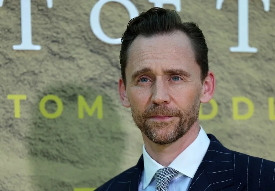 Tom Hiddleston se inspira en 'Loki' para regresar en el tiempo y contar el fin de Pompeya