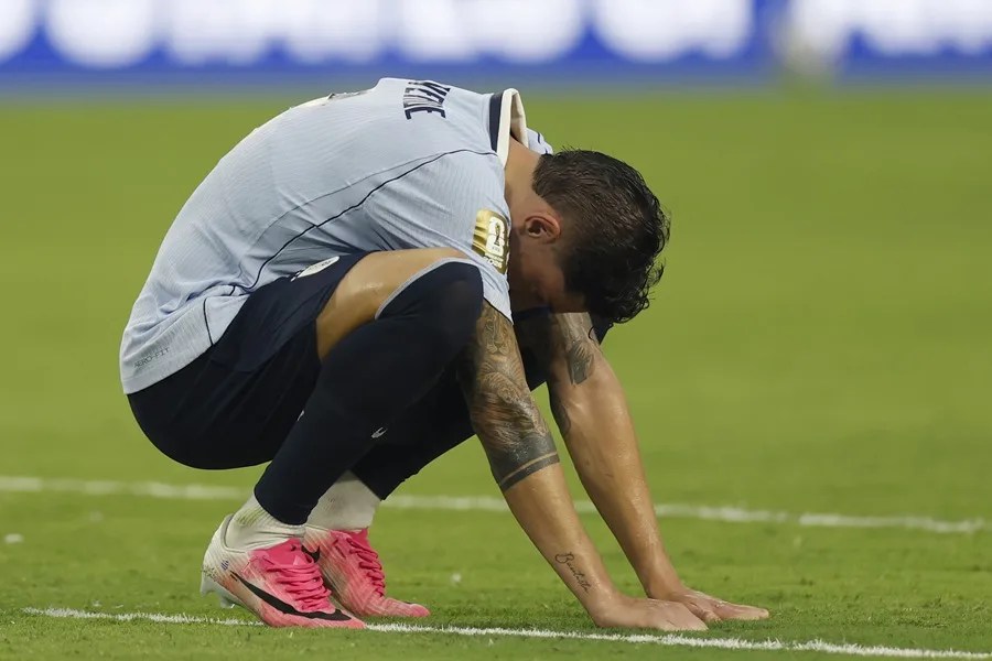 Valverde asume "por completo la responsabilidad" tras la eliminación de Uruguay