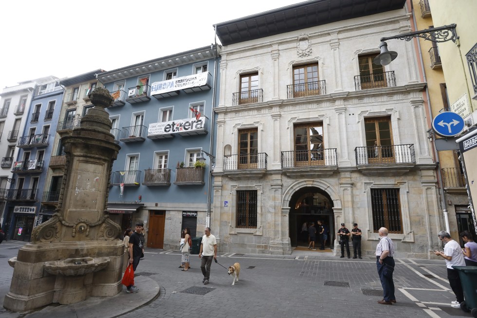Imagen de la inauguración del Palacio de Rozalejo como sede de las políticas de memoria Histórica de Navarra