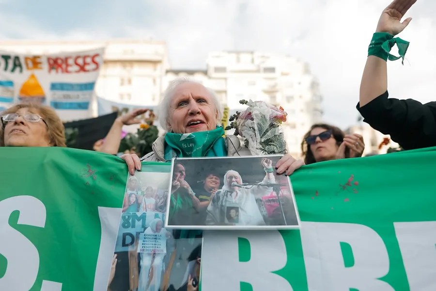 Javier Milei culpa a las feministas y al aborto de la baja natalidad en Argentina