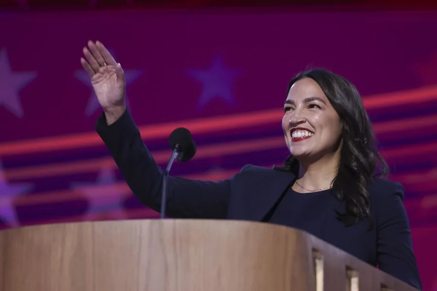 La congresista estadounidense Alexandria Ocasio-Cortez cuenta que ha congelado sus óvulos