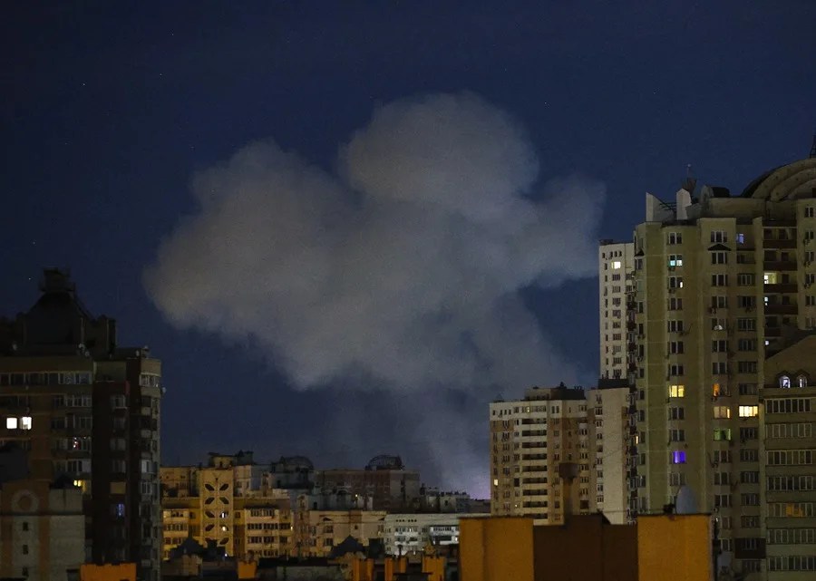 Ataque nocturno ruso sobre Kiev