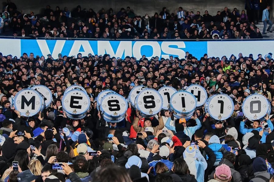 Los argentinos agradecen a Messi tras su retiro de la selección: "Fuimos muy felices"
