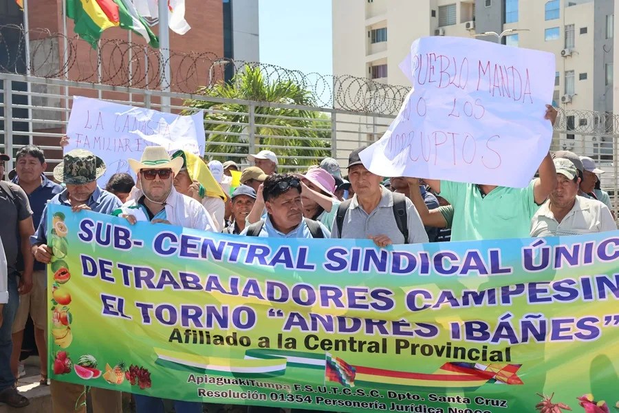 Aumentan las protestas contra el retiro parcial de la subvención al diésel en Bolivia